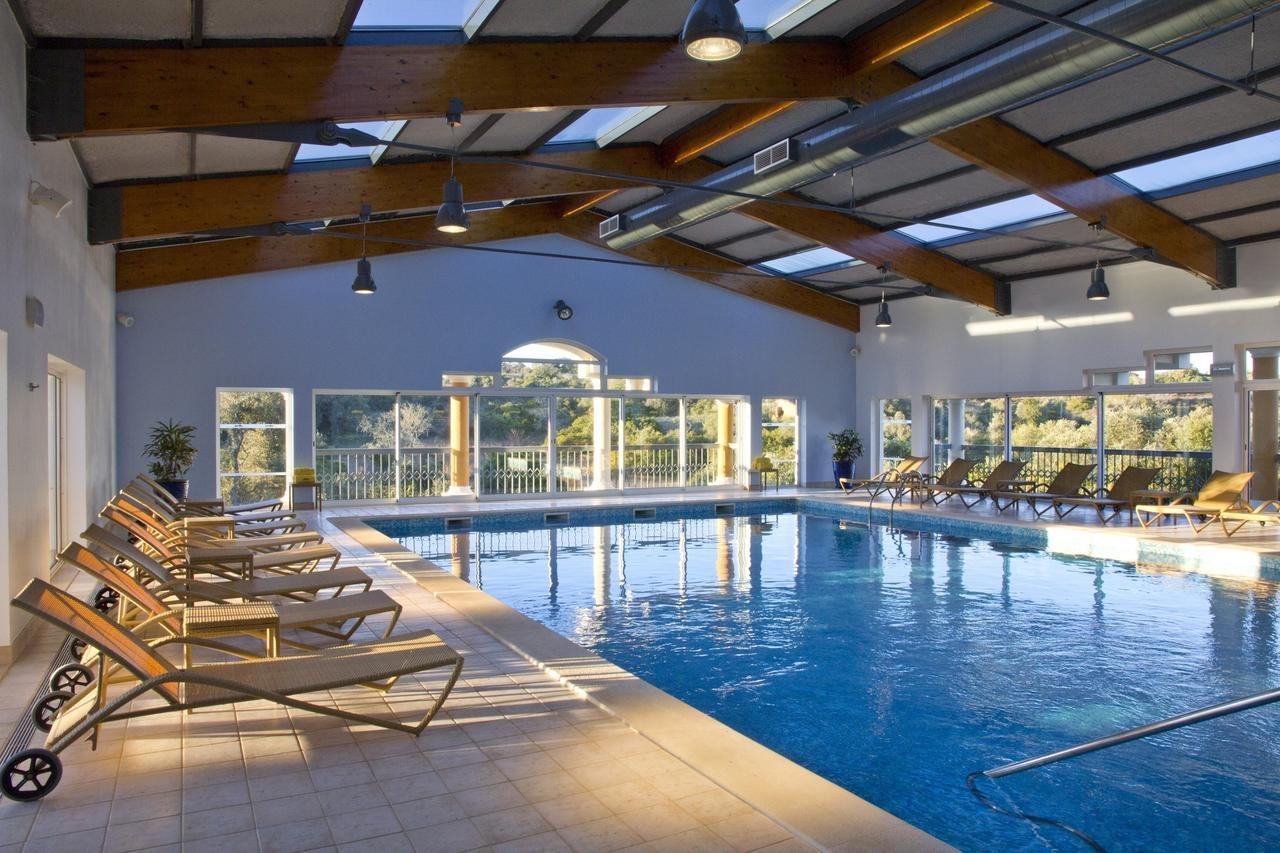 Vale D'Oliveiras Quinta Resort & Spa Карвоейру Экстерьер фото Indoor pool