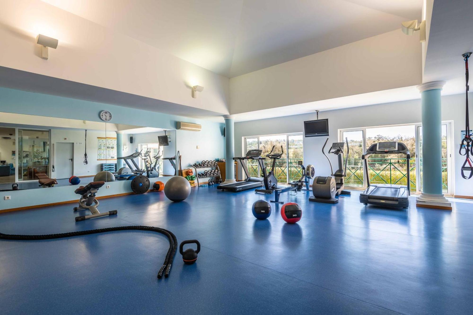 Vale D'Oliveiras Quinta Resort & Spa Карвоейру Экстерьер фото The gym at the National Rehabilitation Hospital